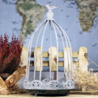 Jaula metal maciza envejecida