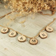 Guirnalda Mr Mrs de madera