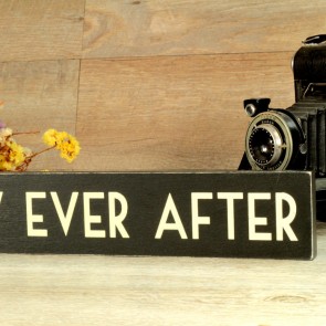 Cartel de madera Happily Ever After