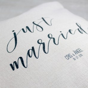 Cojín Just Married personalizable