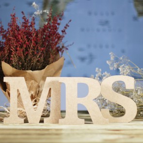 Letras Mr Mrs madera natural