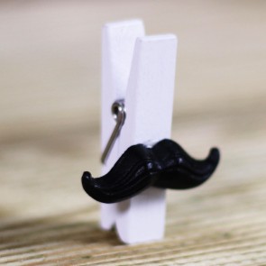 Pinza moustache