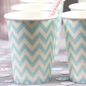 Vasos desechables azul celeste chevron (8 uds.)