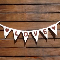 Guirnalda con banderines Love